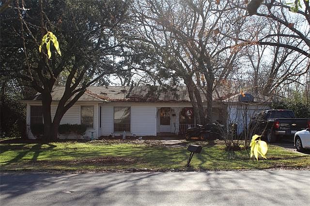 1st image of 322 E Orville St
