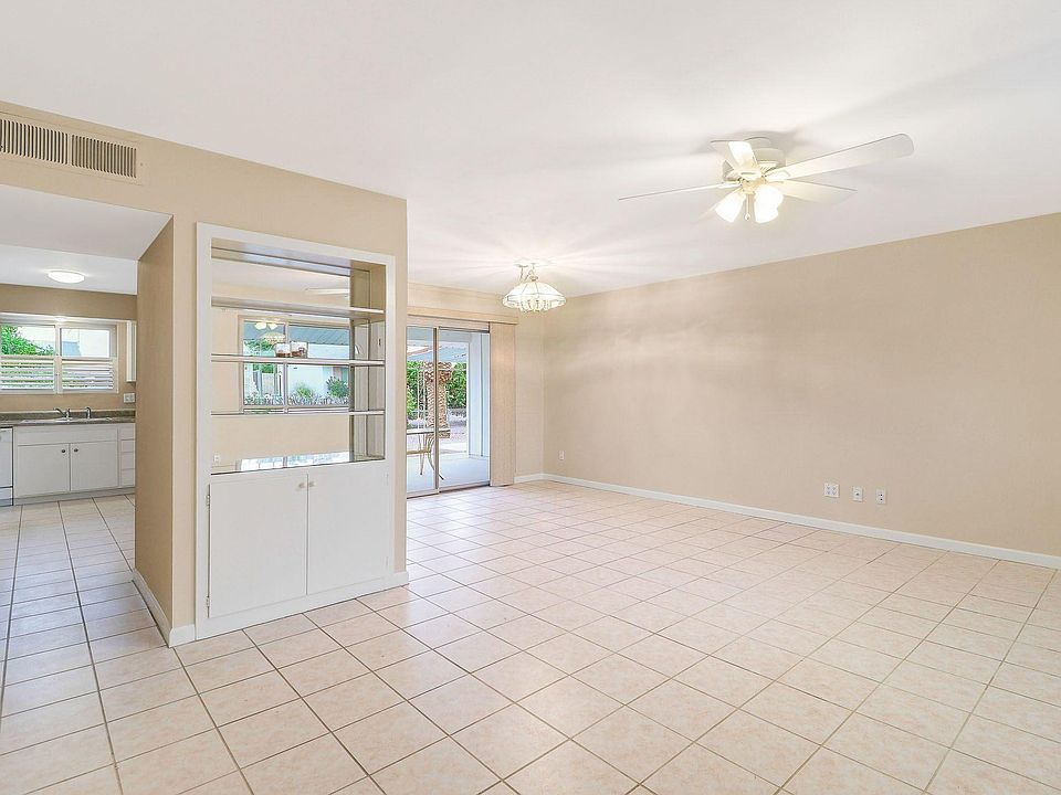 1st image of 10745 W Canterbury Dr