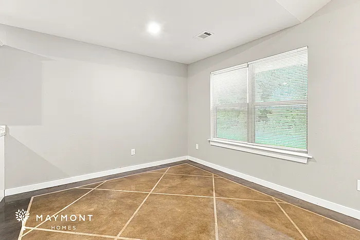 227 Iris St — Photo 5