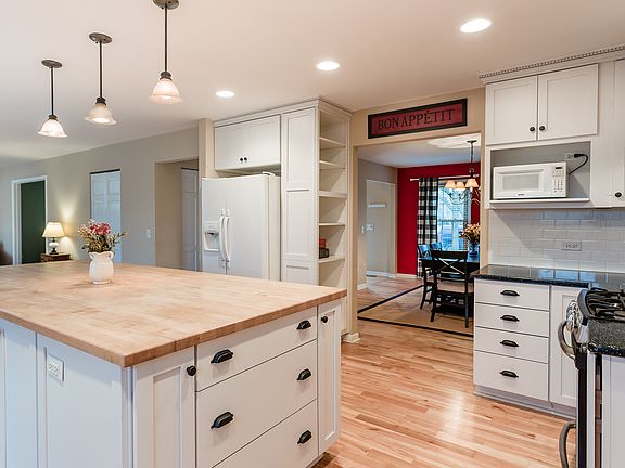 5th image of 247 Hill N Dale Ct