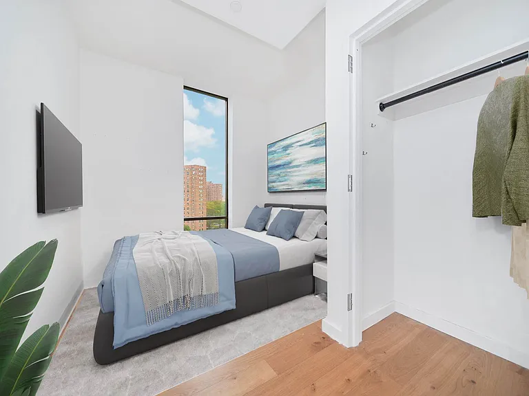 2338 2nd Ave #8B — Photo 3