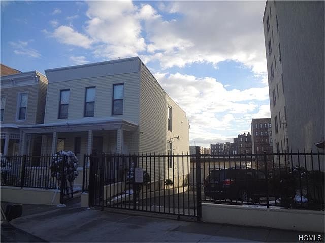 1st image of 186 E 205th St