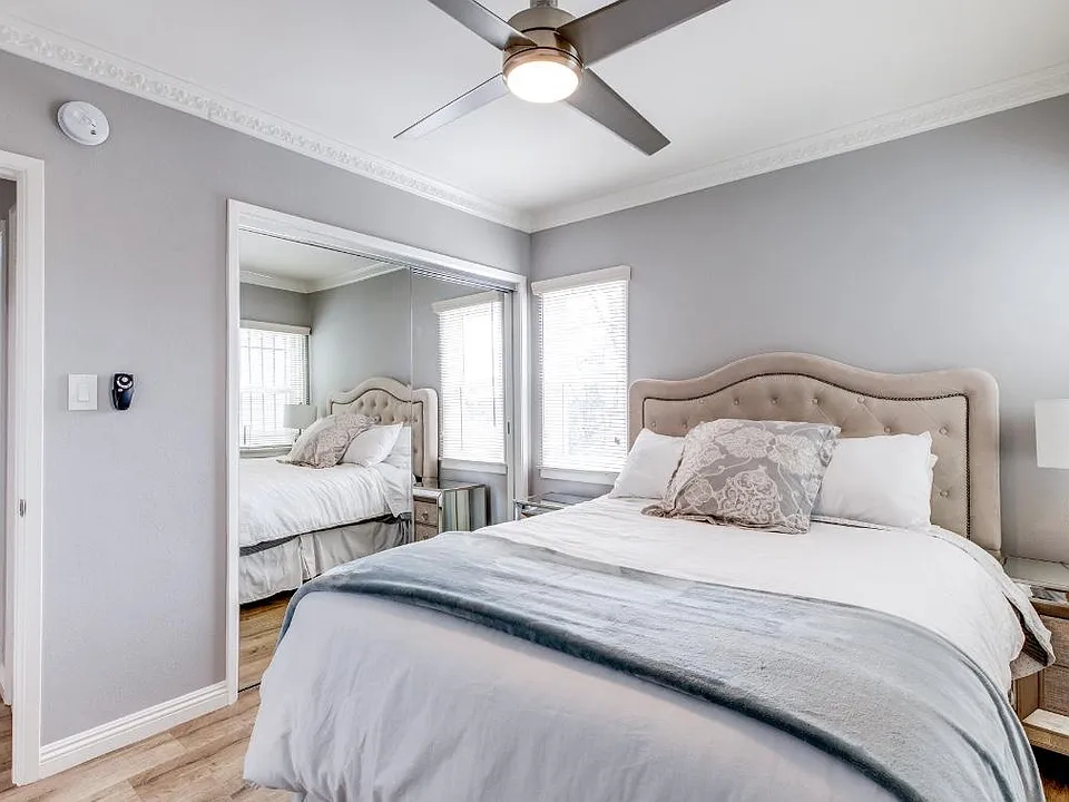 2244 W Adams Blvd #3