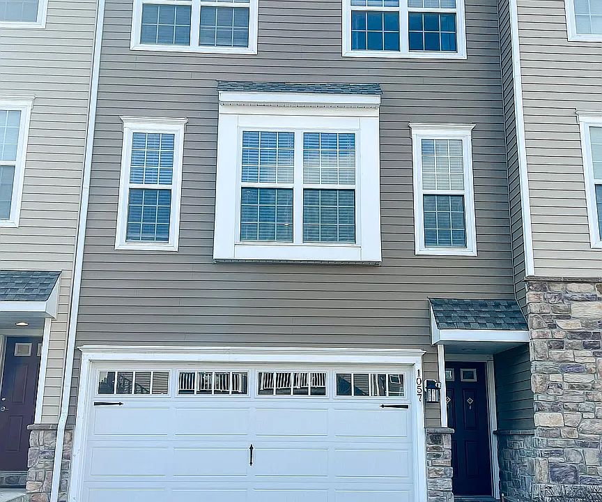 1st image of 1057 Chapman Cir