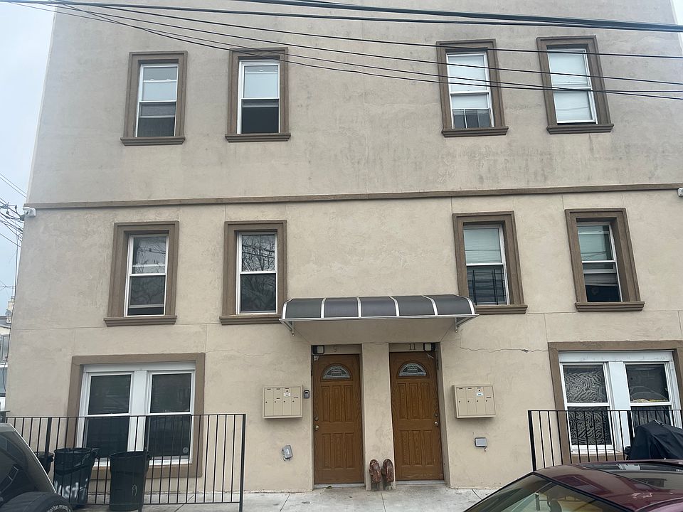 1st image of 11 Andrews St #2