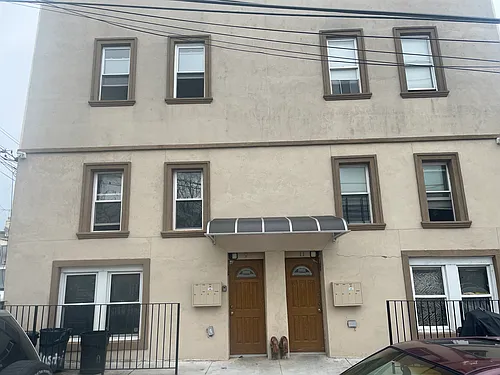 11 Andrews St #2 Photo 1