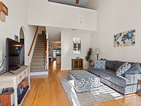 4th image of 104 Hutira Ln