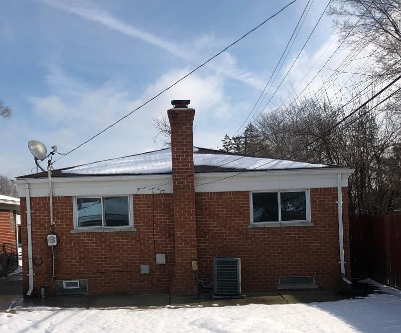 2nd image of 24231 Flower Ave