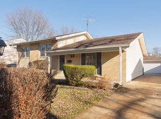 53 Laurel Trl, Wheeling, IL 60090