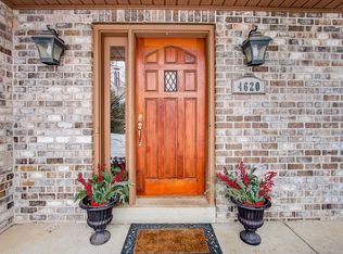 4620 S Hearth Ridge Dr, New Berlin, WI 53151