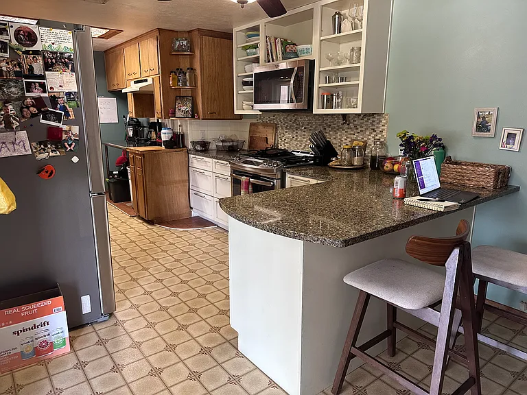 1241 Linden St — Photo 14