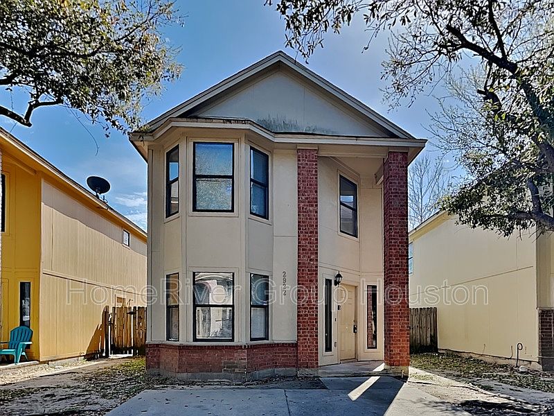 1st image of 2922 La Estancia Ln