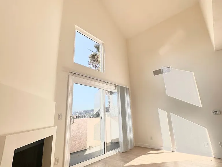1234 Las Palmas Ave — Photo 26