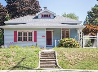 632 N Lakeshore Dr, Ludington, MI 49431