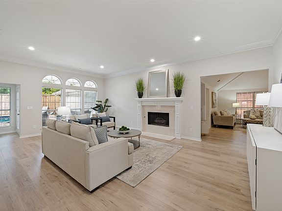 4th image of 4420 Barwyn Ln