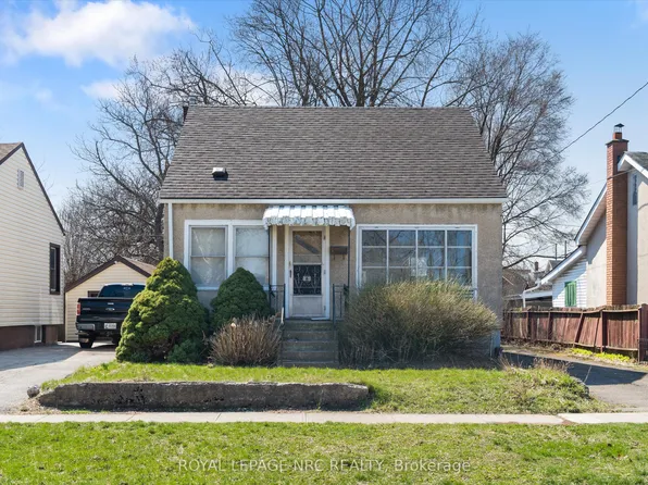 8 Byron Pl, Saint Catharines, ON L2R 1M2