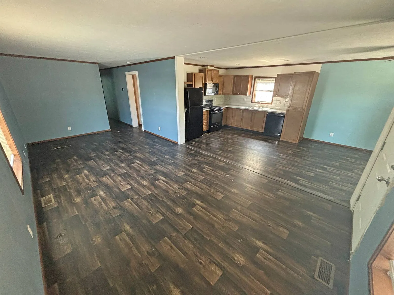 3 bed, 2.0 bath, 1250 sqft, $1,250 — Photo 4