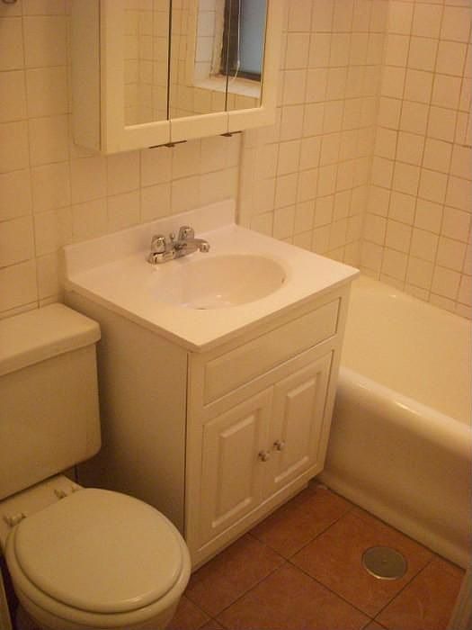 2nd image of 2818 N Cambridge Ave #23