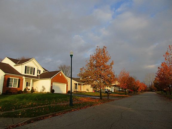 4th image of 8381 Glencrest Dr