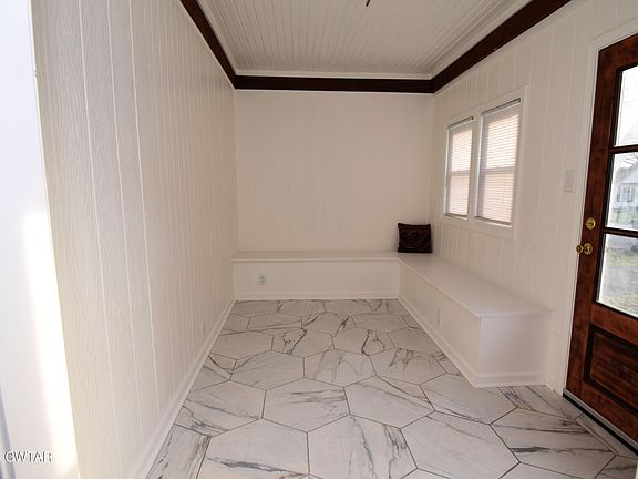 3rd image of 50 Webber St