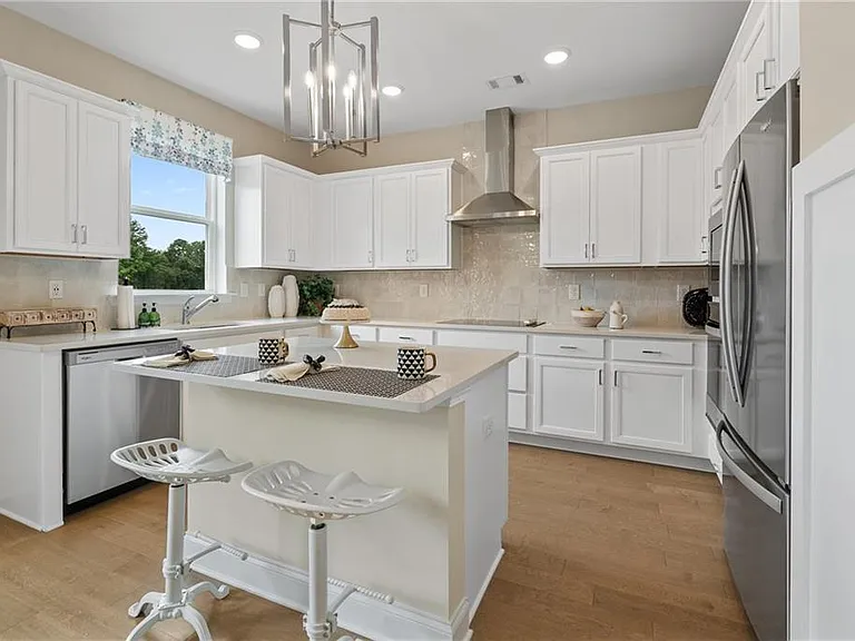 1700 Hickory Grove Rd NW — Photo 5