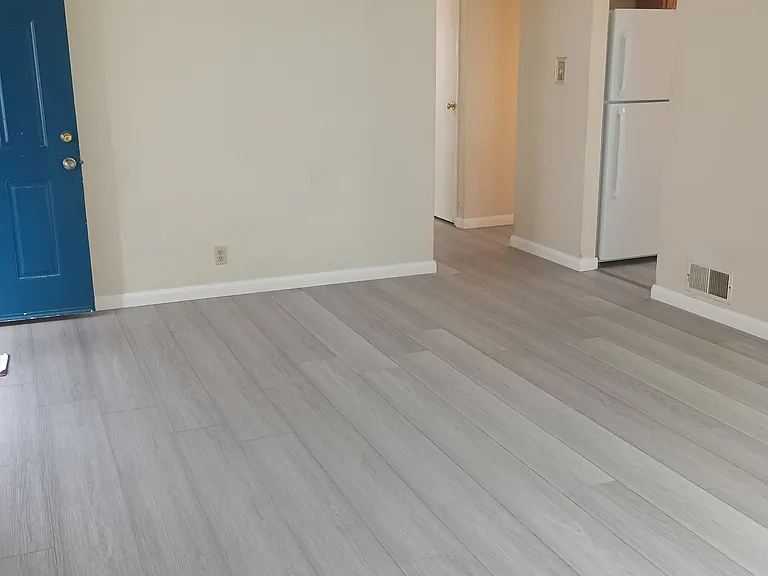 Longview Dr — Photo 11