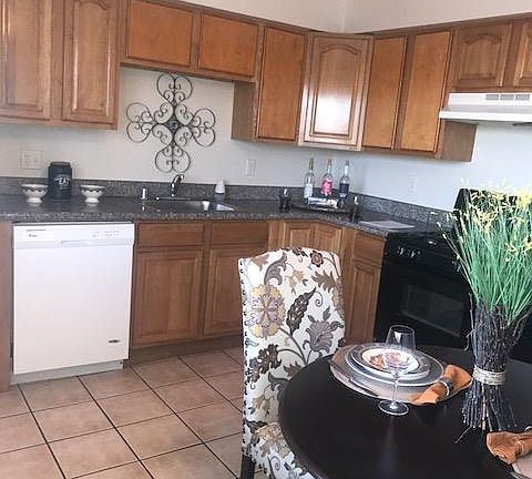 2nd image of 1017 H St APT 18
