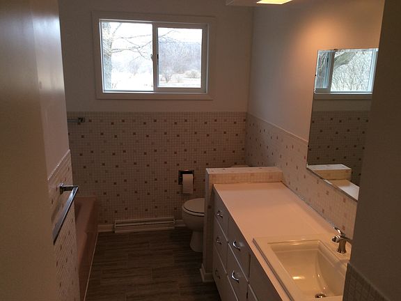 4th image of 1015 104th Ave
