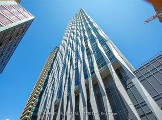 1 Yorkville Ave #2705, Toronto, ON M4W