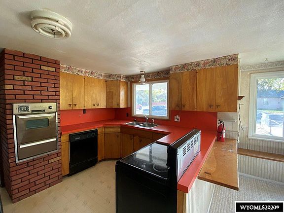 4th image of 1120 E Fremont Ave