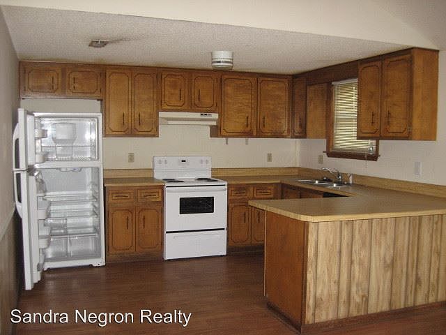2nd image of 3720 Woodcock Dr