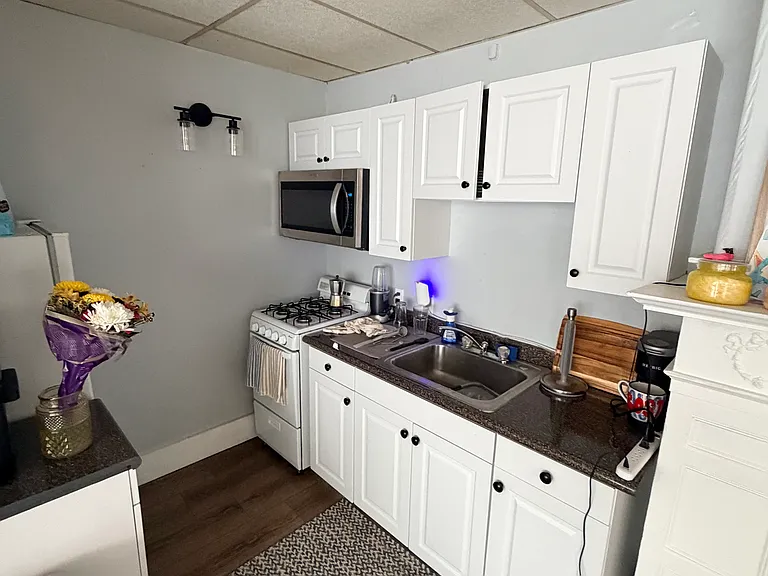 149 Strathmore Rd #3 — Photo 8