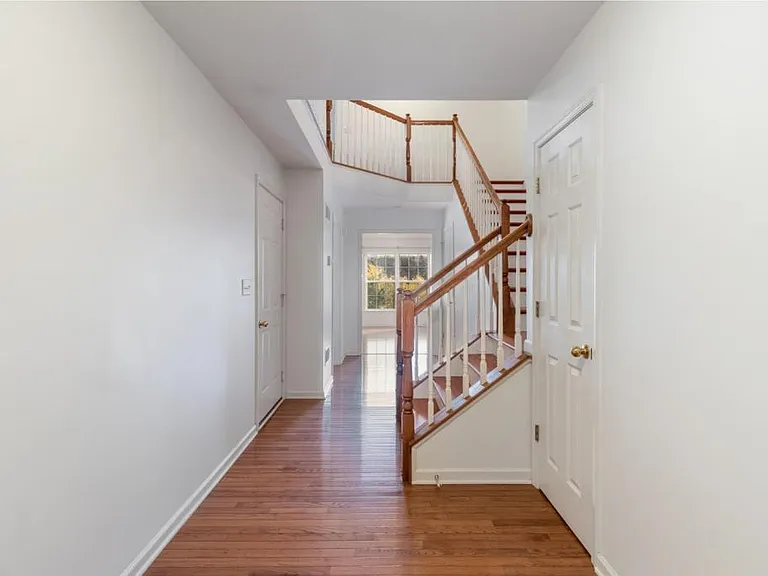 1172 Heron Ct — Photo 3