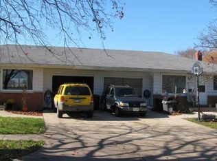 44 Woodmere Ct, Appleton, WI 54911