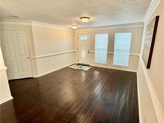 4th image of 279 Longleaf Circle