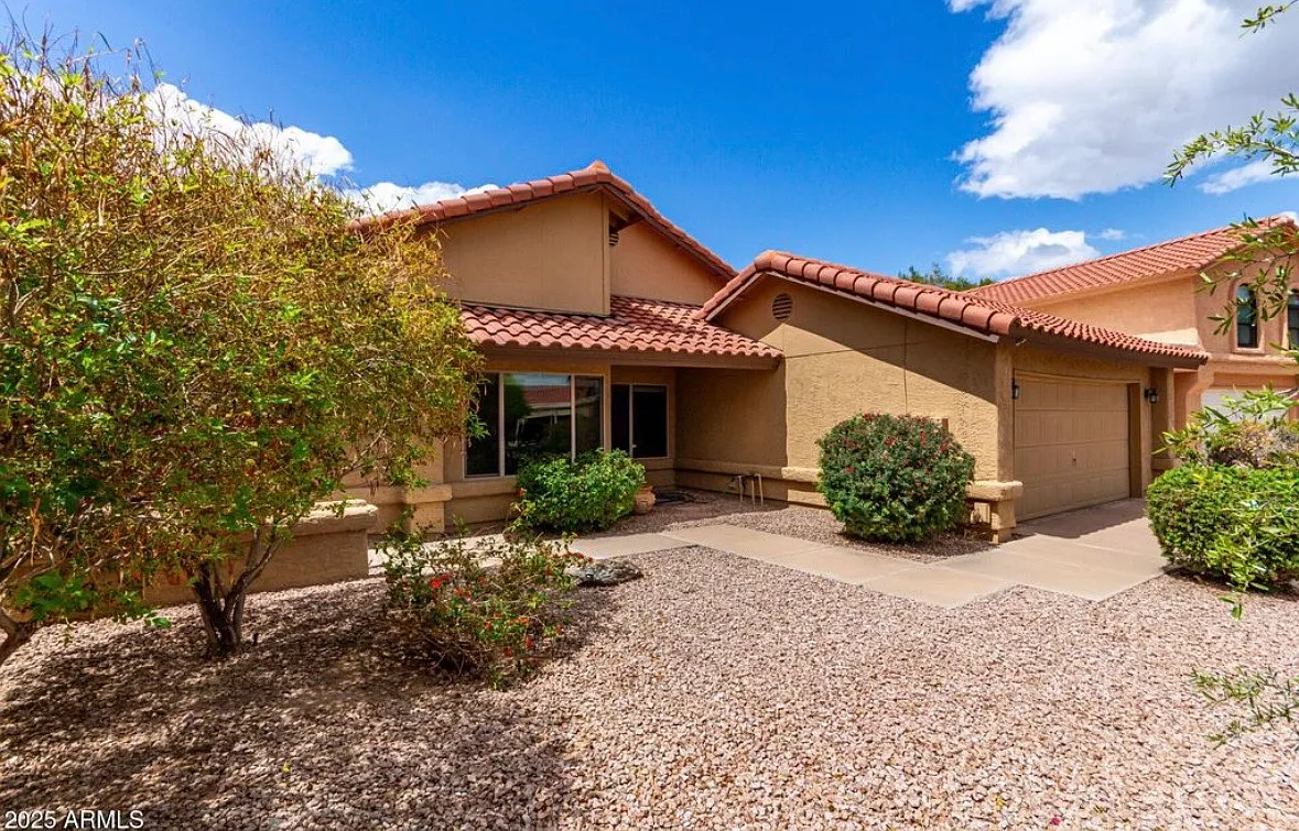 3 bed, 1740 sqft, $2,680 — Photo 2
