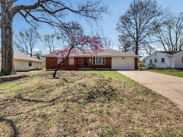 12901 E 41st St S, Independence, MO 64055