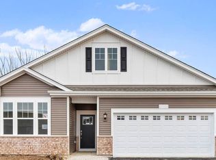 2611 Harnish Dr, Algonquin, IL 60102