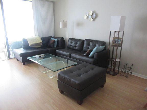 4th image of 2841 Somerset Dr APT 205