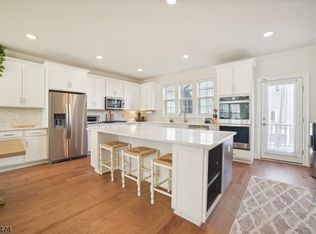 6 Lilac Dr, Warren Twp., NJ 07059