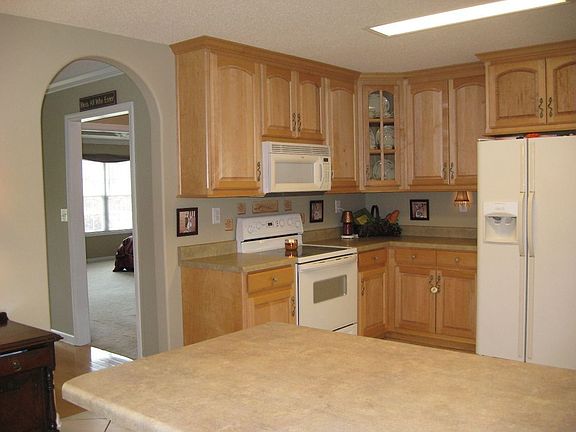 Another view of kitchen