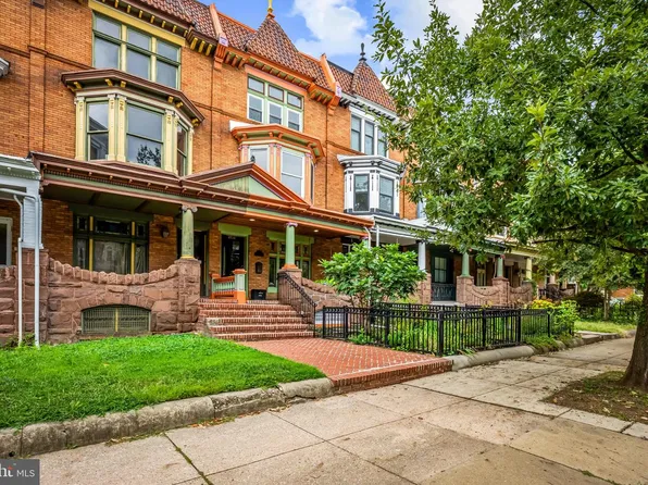 2736 N Calvert St, Baltimore, MD 21218
