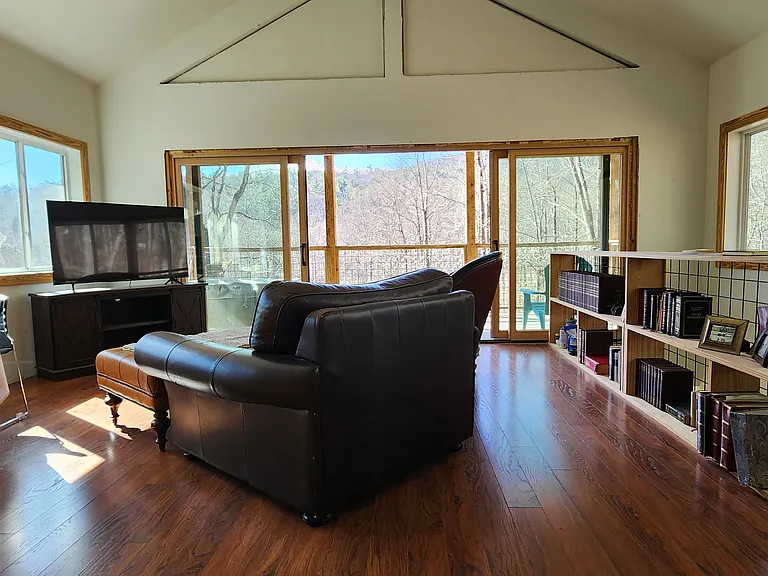 213 Thurmond Walker Rd #B — Photo 5