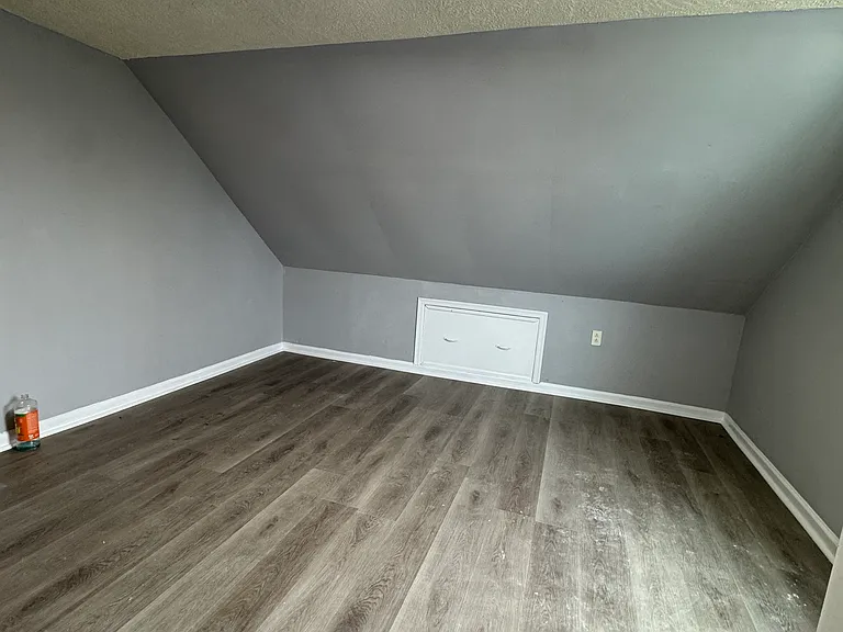 52-54 Ives Ct #3 — Photo 33