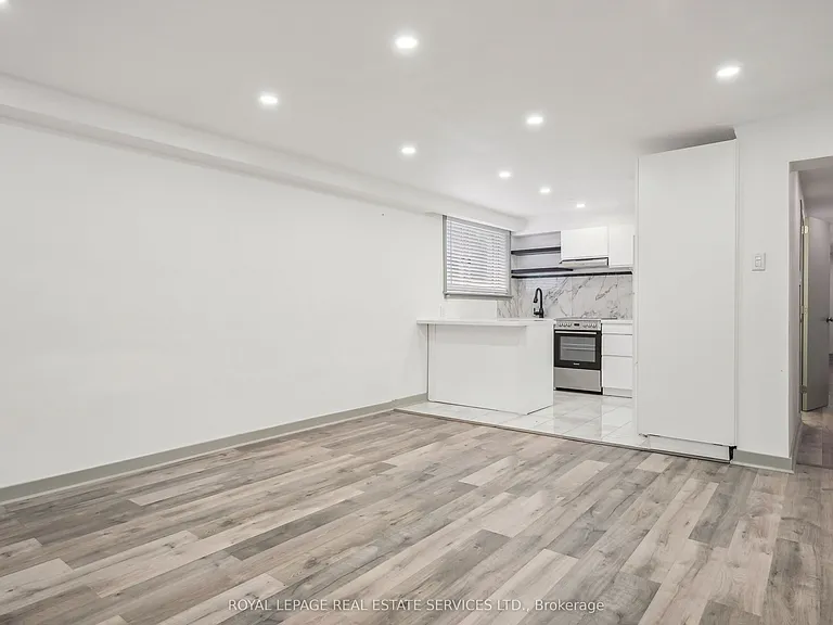18 33rd St #6 — Photo 8