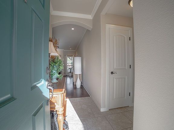2nd image of 3049 N Verona Ln