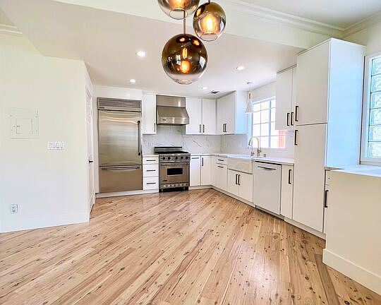 4th image of 1128 17th St APT E