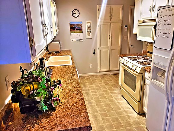 AWESOME KITCHEN