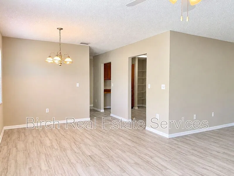 2 bed, 1.0 bath, 1038 sqft, $1,425 — Photo 3