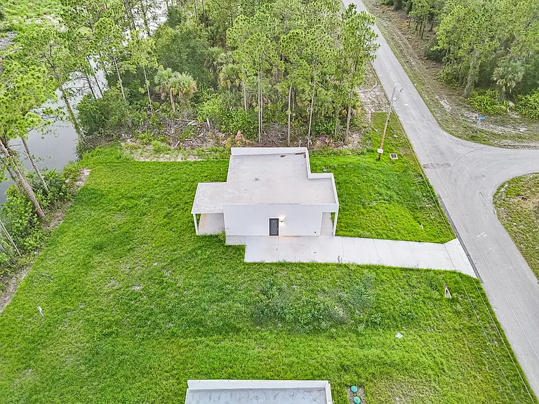 950 Alcalde St E — Photo 20